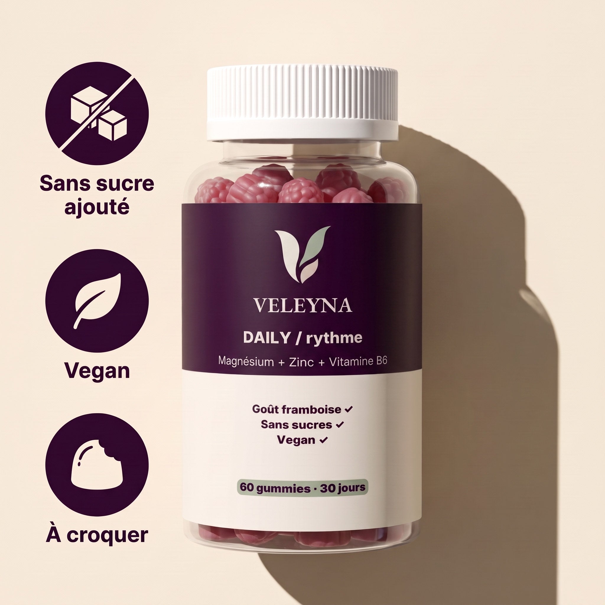 Pot de gummies DAILY sur fond crème, trois badges : Sans sucre ajouté, Vegan, À croquer